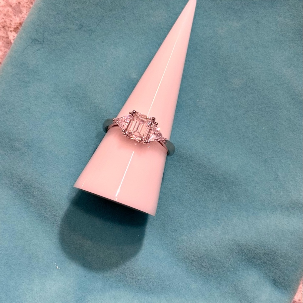 Elegant 925 Sterling Silver Moissanite Diamond